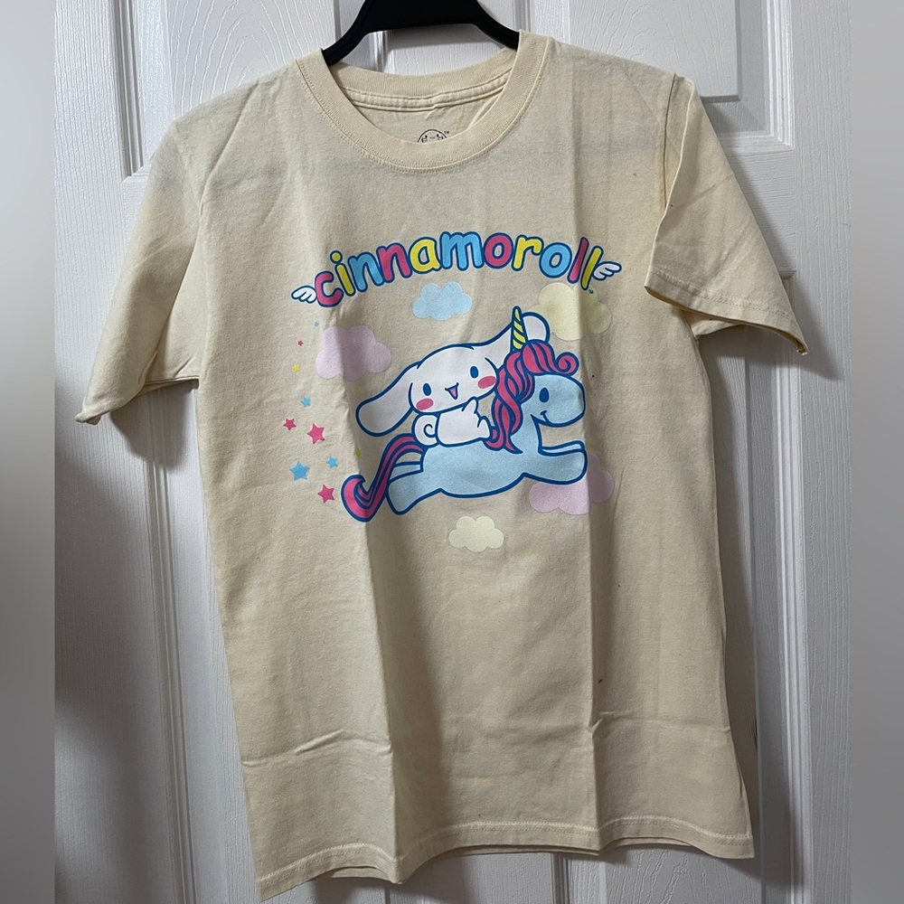 SANRIO Cinnamoroll Tshirt